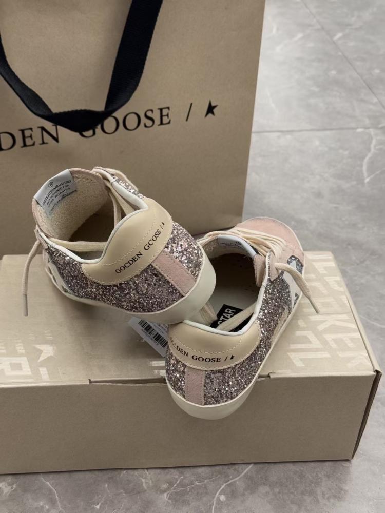قولدن قوز  Shoes