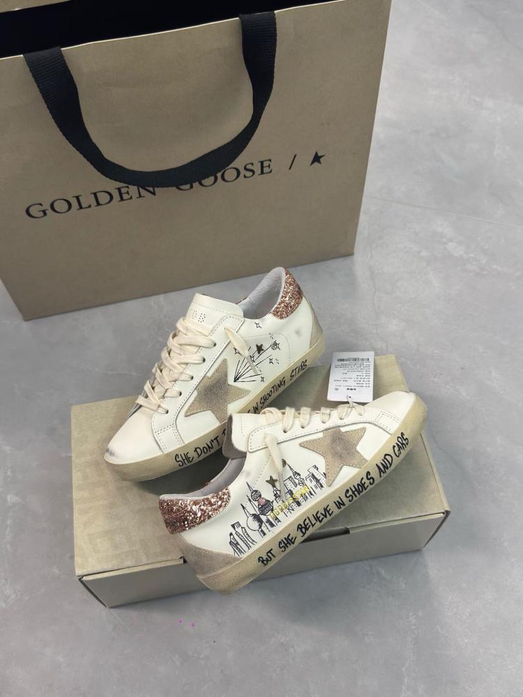 قولدن قوز  Shoes