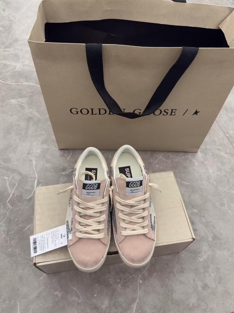 قولدن قوز  Shoes