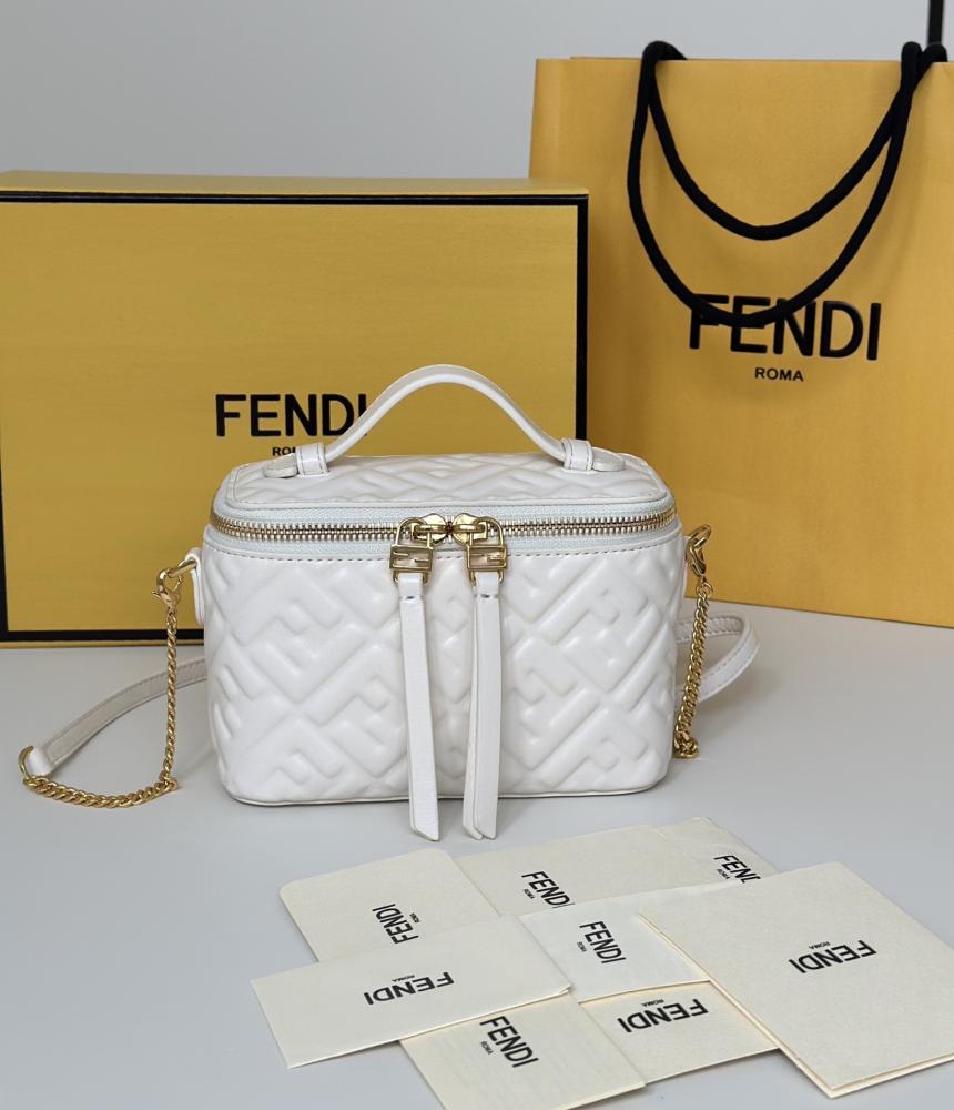 FENDI Vanity min