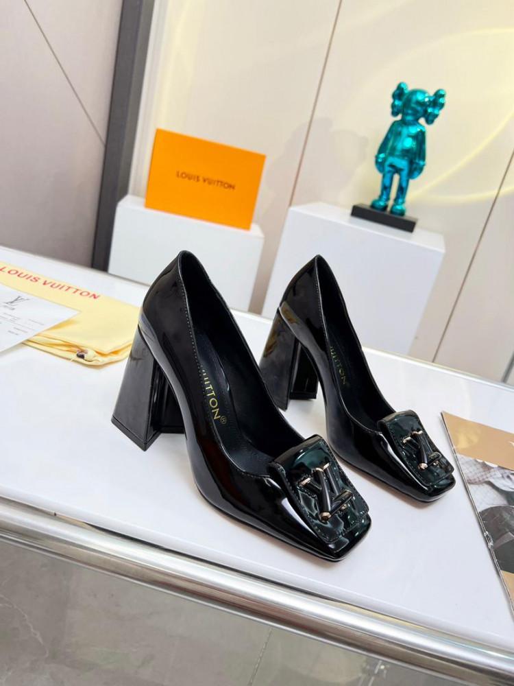 LV shoes