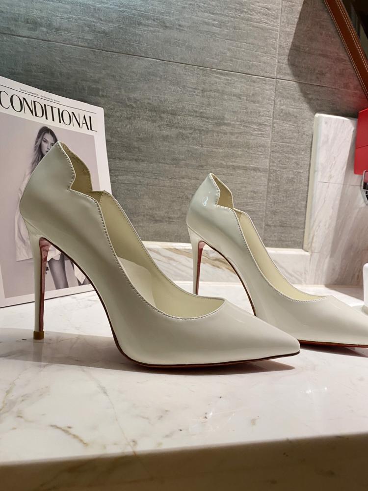 هيلز charistian Louboutin