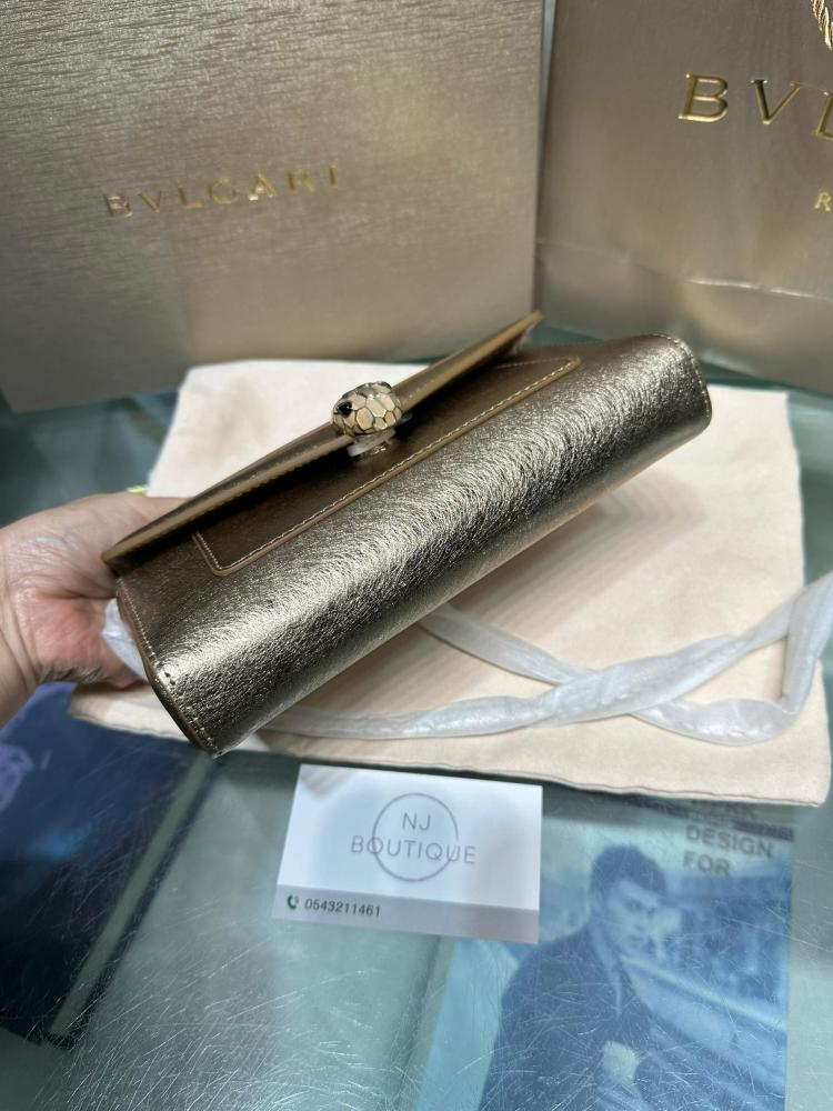Serpenti Forever phone case  من بولغري