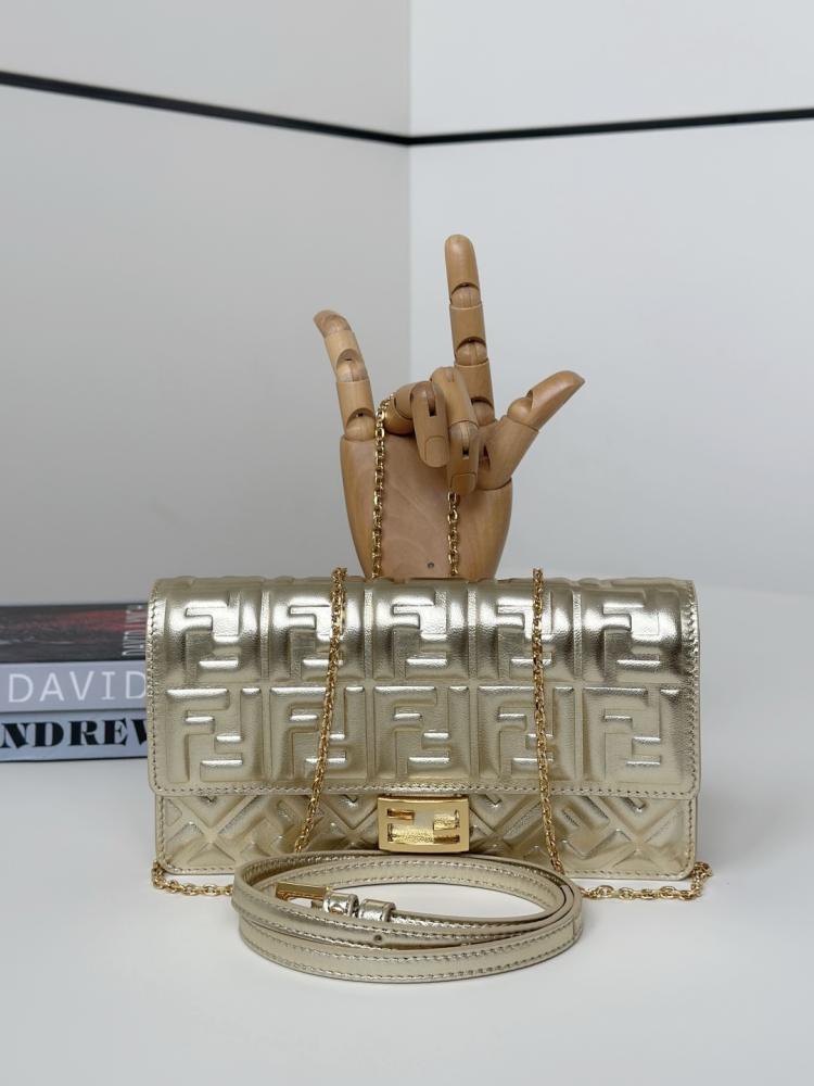 FENDI Baguette chain wallet