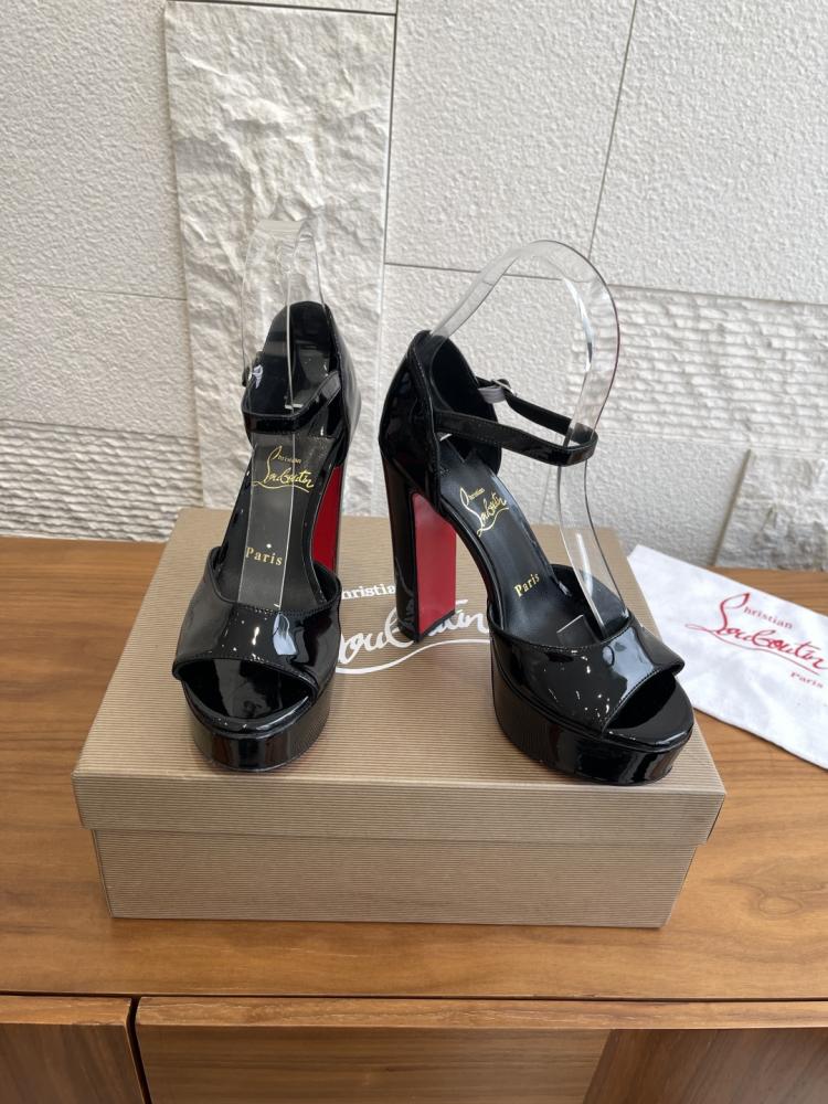هيلز charistian Louboutin