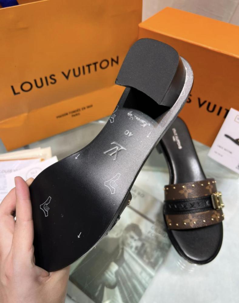 هيلز LV shoes
