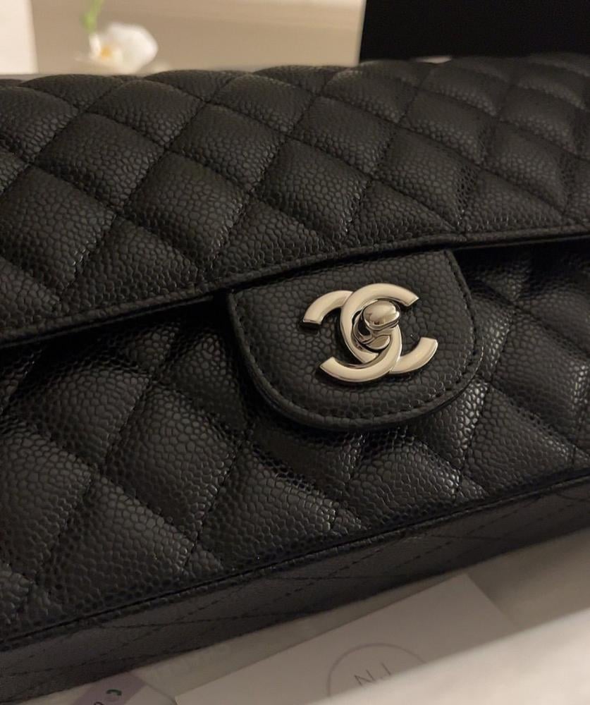 Chanel classic medium هاردوير فضي