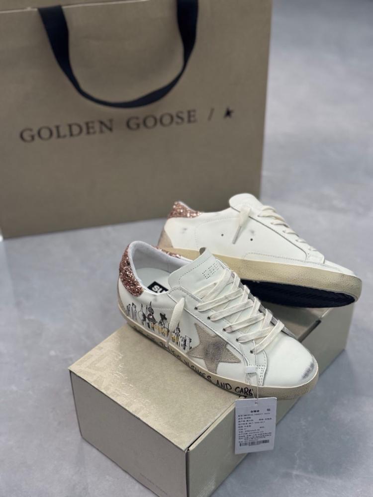 قولدن قوز  Shoes