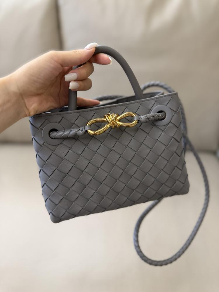حقيبة Mini Andiamo من بوتيغا