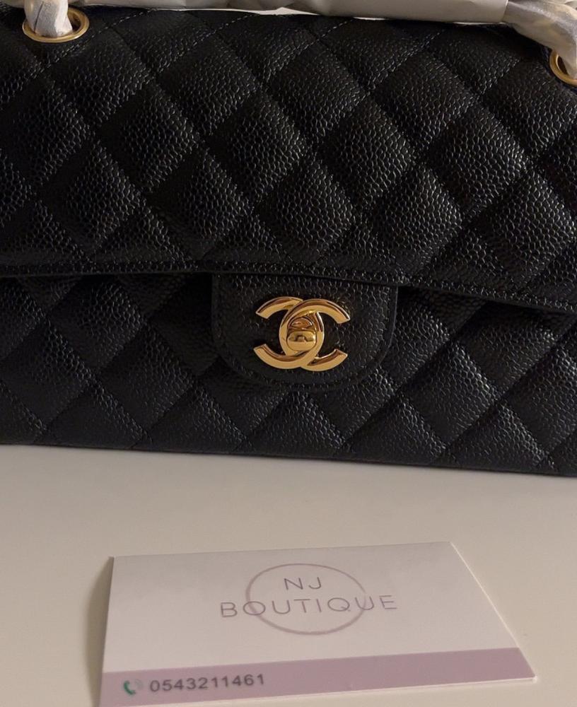 Chanel classic medium هاردوير ذهبي