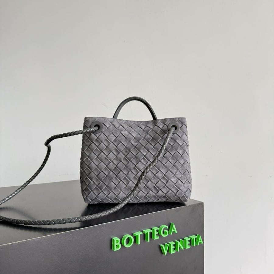 Bottega Veneta 25cm new