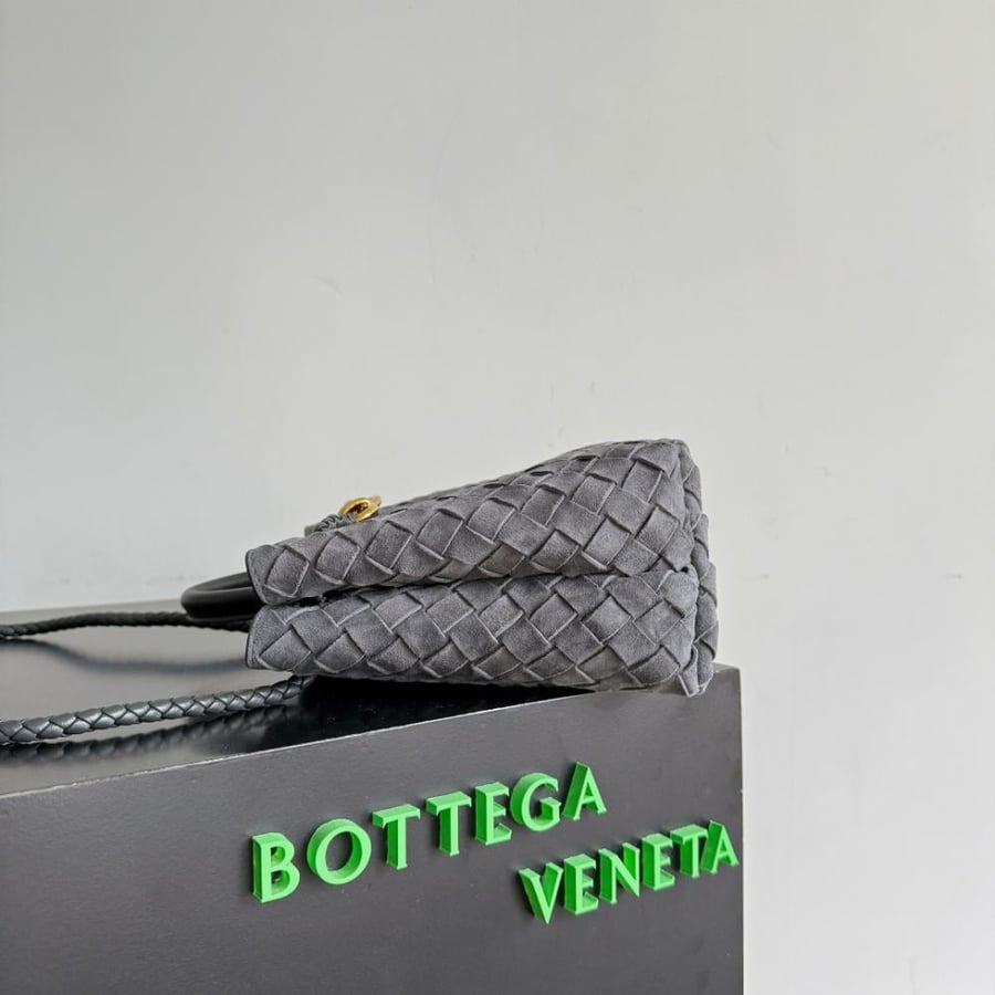 Bottega Veneta 25cm new