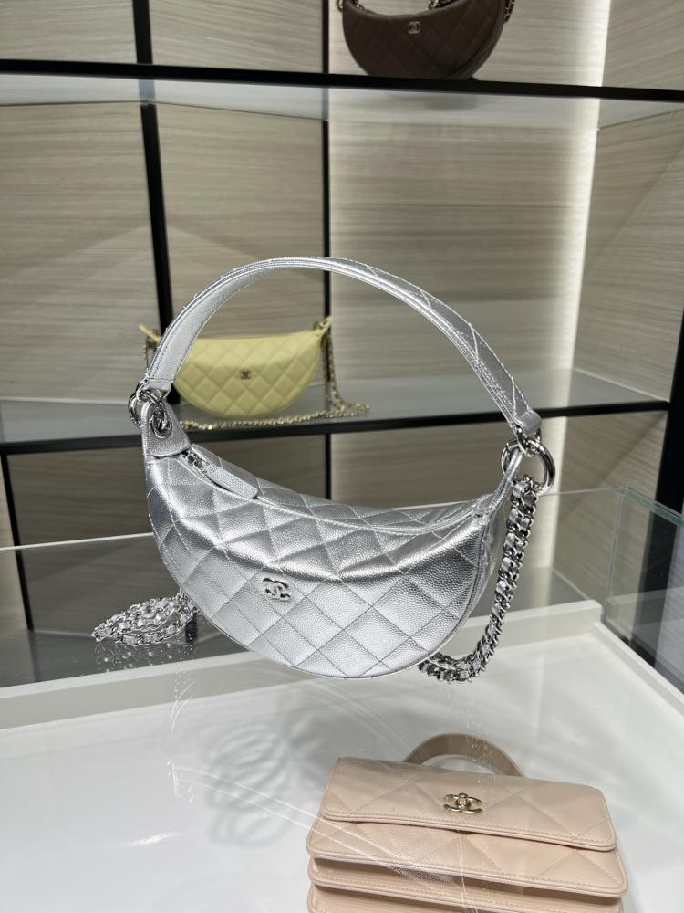New Crescent Moon Bag شانيل