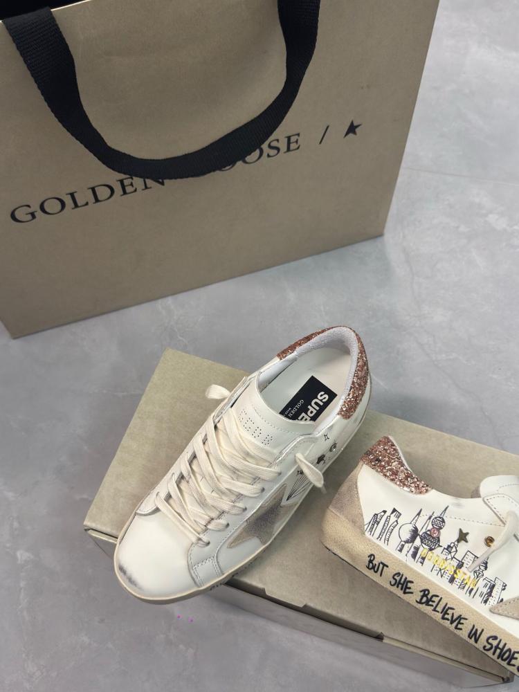 قولدن قوز  Shoes