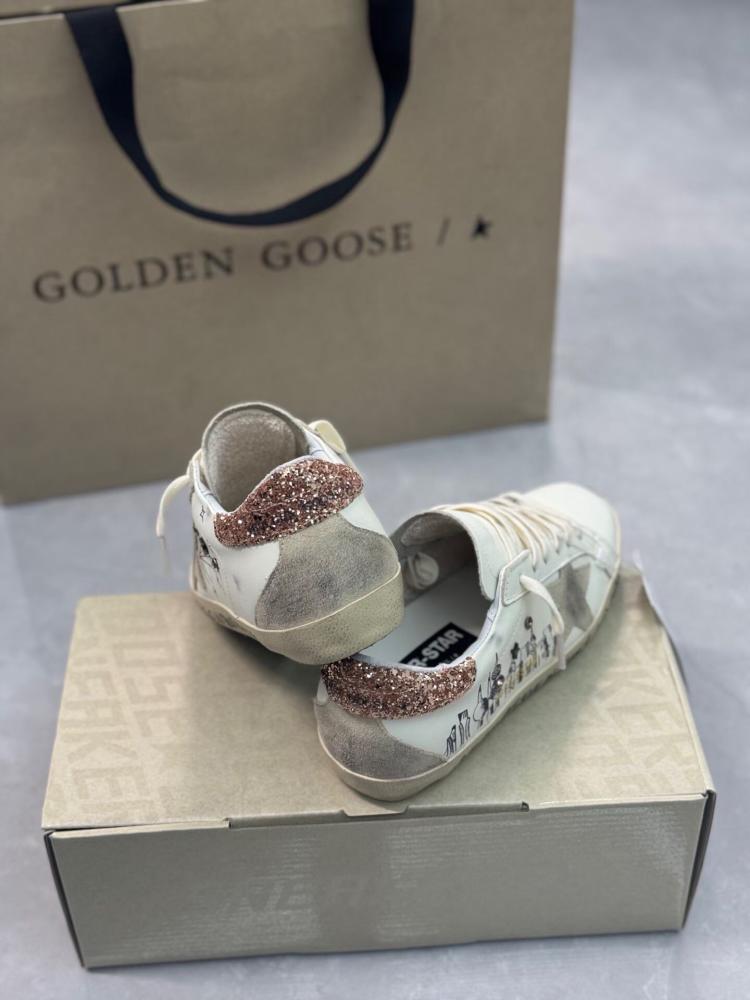 قولدن قوز  Shoes