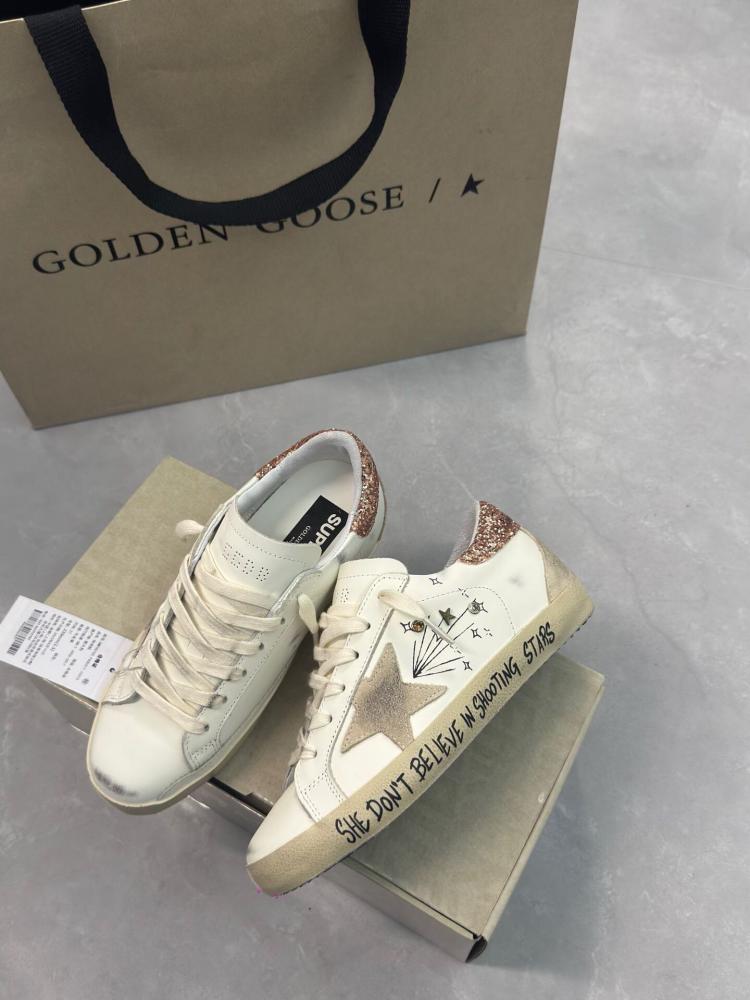 قولدن قوز  Shoes