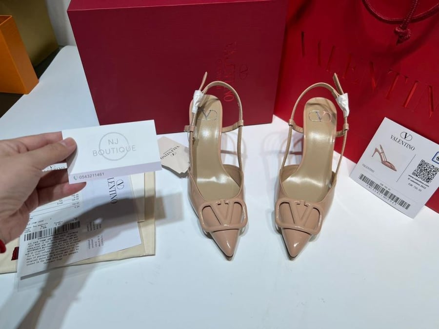 فالنتينو لامع Shoes