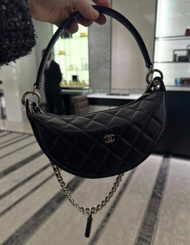 New Crescent Moon Bag شانيل