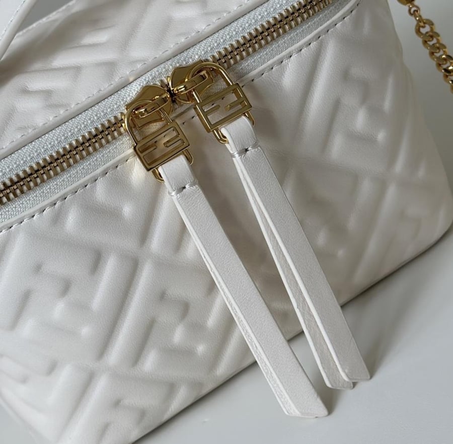 FENDI Vanity min