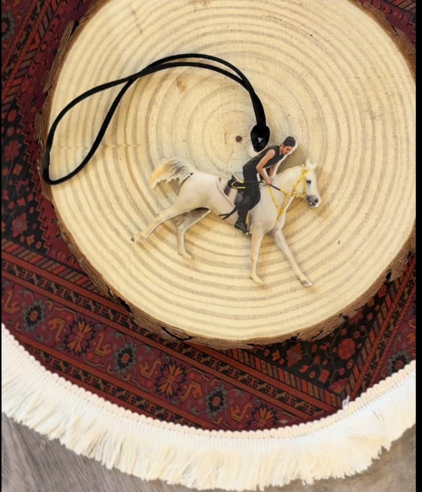 تعليقة الخيل مع الصوره
