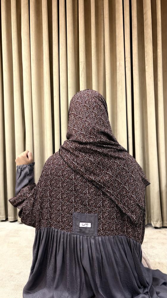 شرشف عنابي غامق من تحت رمادي مقفل سحاب