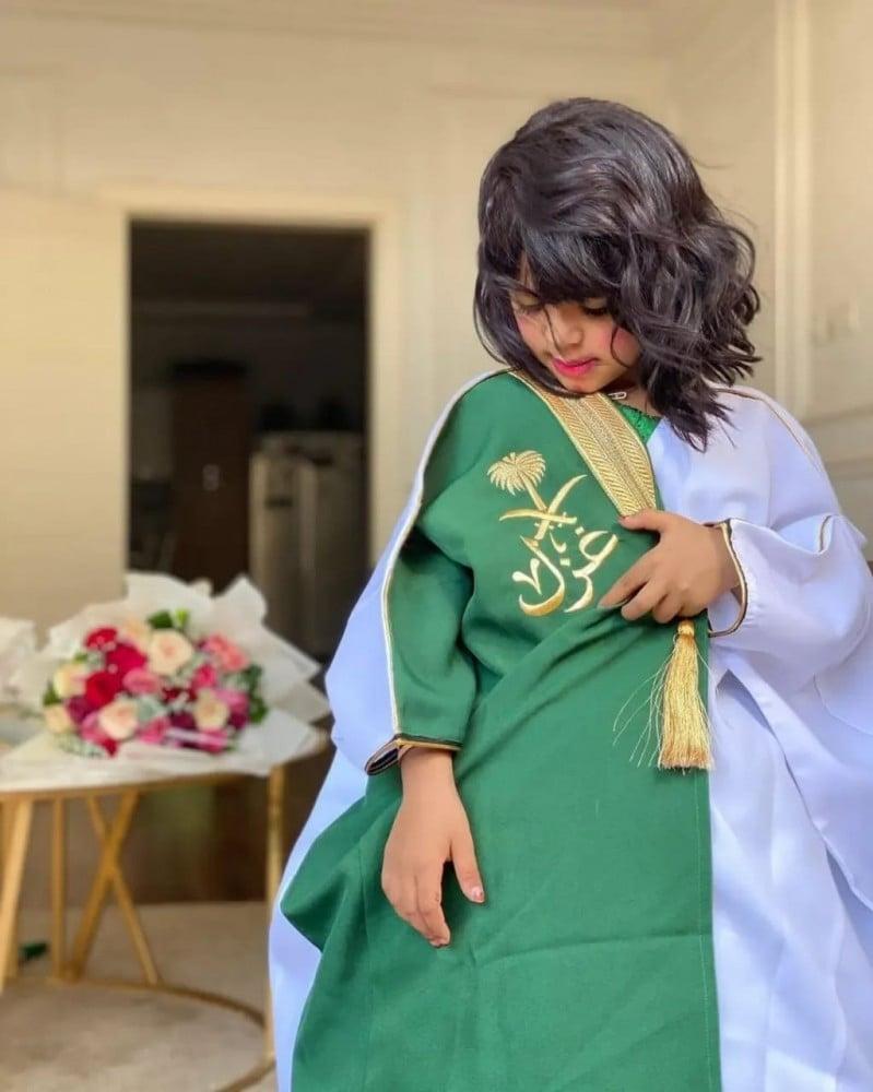 بشت اليوم الوطني السعودي للبنات