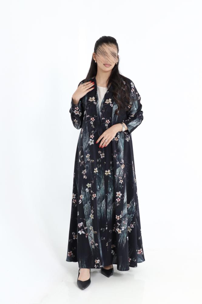 عباية نسائية بطابع ورود
