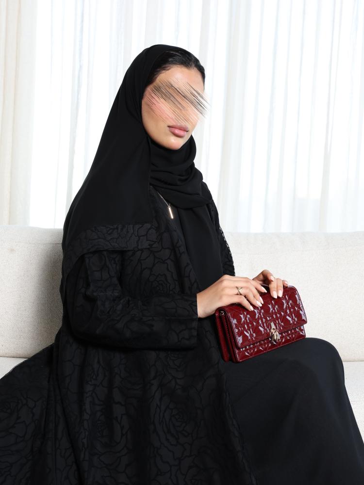 عباية شيفون ورود مبطنة V055