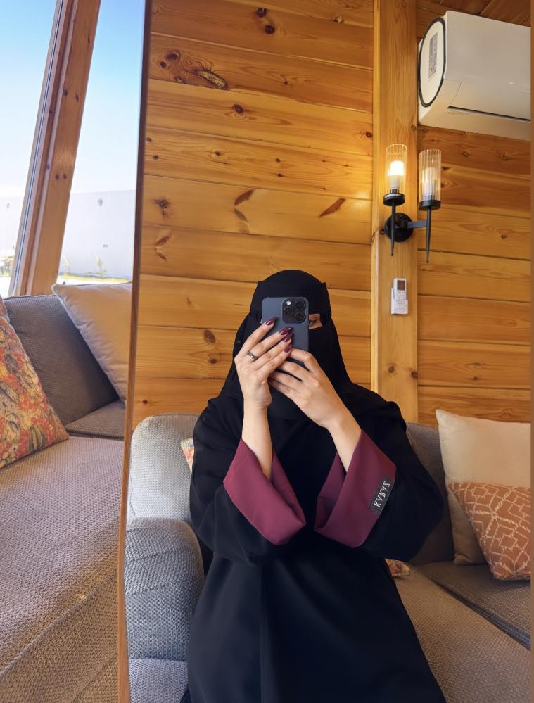 عباية كرز عنابي