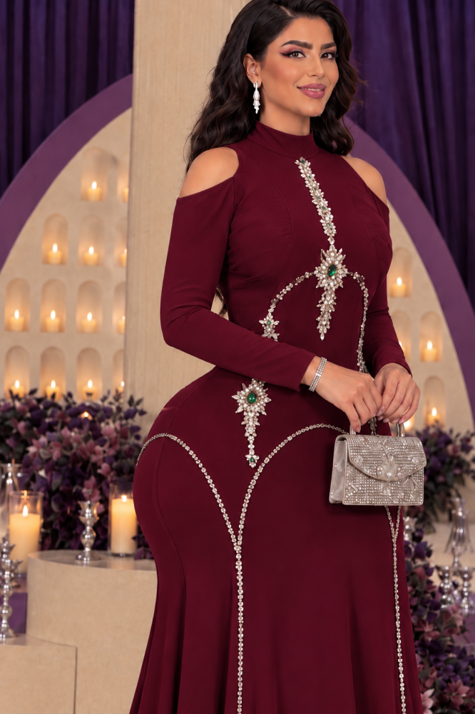 فستان عنابي شك