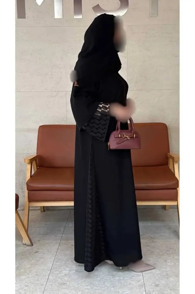 عبايه خواطر نص كلوش بأطراف يد دانتيل