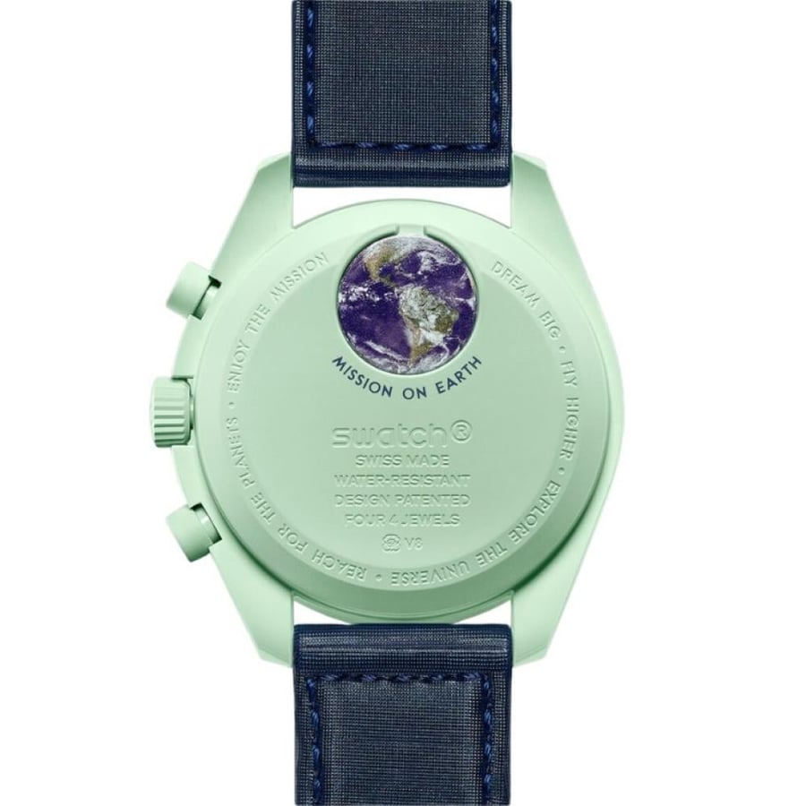 ساعة Omega x Swatch MoonSwatch خضراء كرونوغراف بتصميم فاخر ودقة عالية
