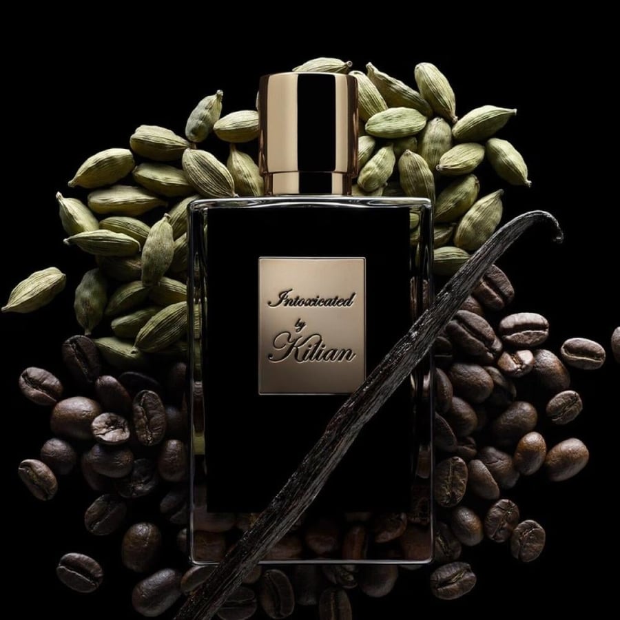عطر Intoxicated من كيليان مع الفانيليا والقهوة والهيل في تصميم أنيق