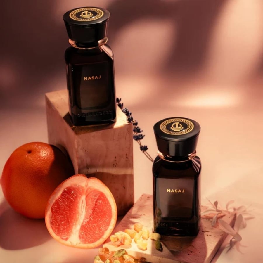 عطر عمان لاكشري نساج للجنسين عبير عودي فاخر يمنح حضورا قويا