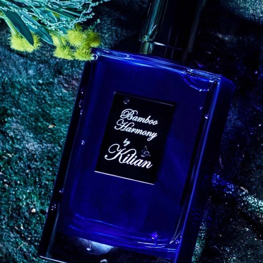 عطر بامبو هارموني من كيليان باللون الأزرق بتصميم فاخر
