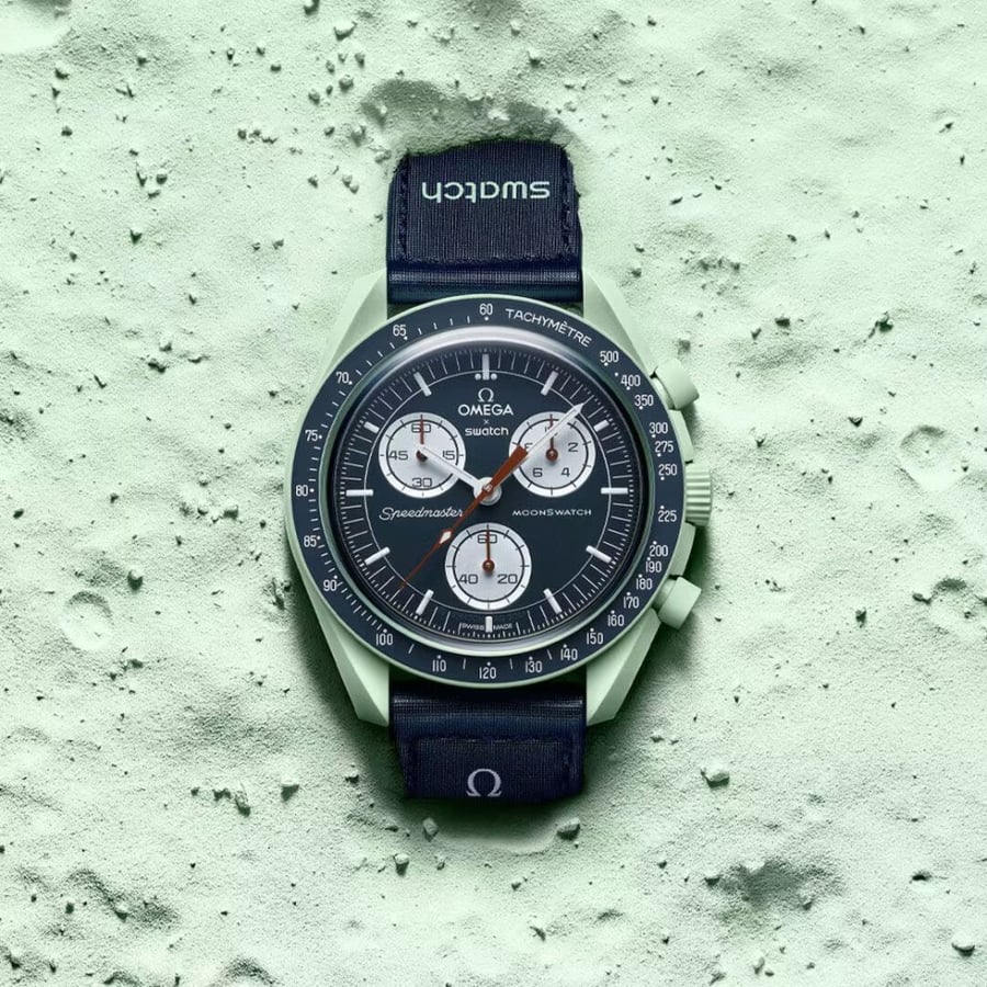 ساساعة Omega x Swatch MoonSwatch خضراء كعة اوميغا سواتش مهمة على الأرض