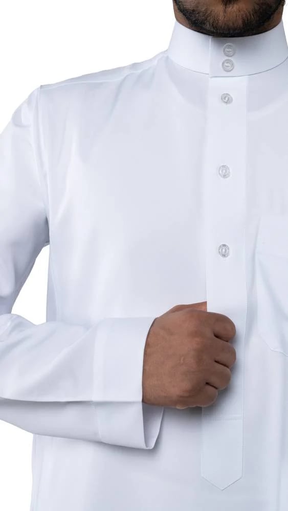ثوب سعودي سادة أبيض القماش كوري الرقبة سادة زرارين