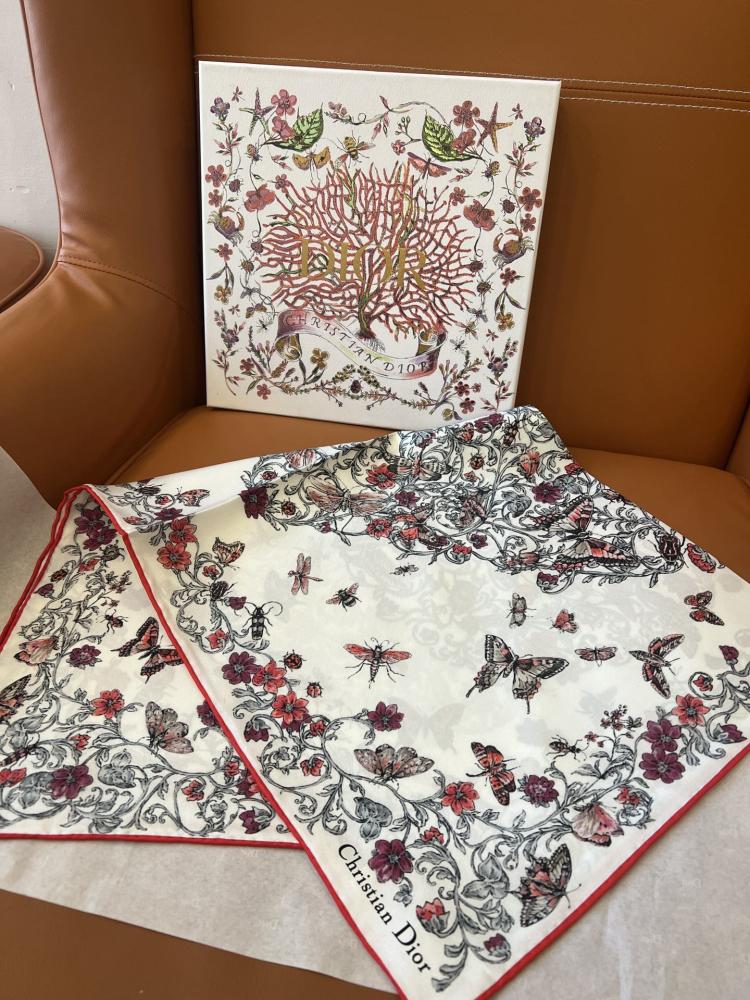 سكارف ديور المقاس 90*90 سم