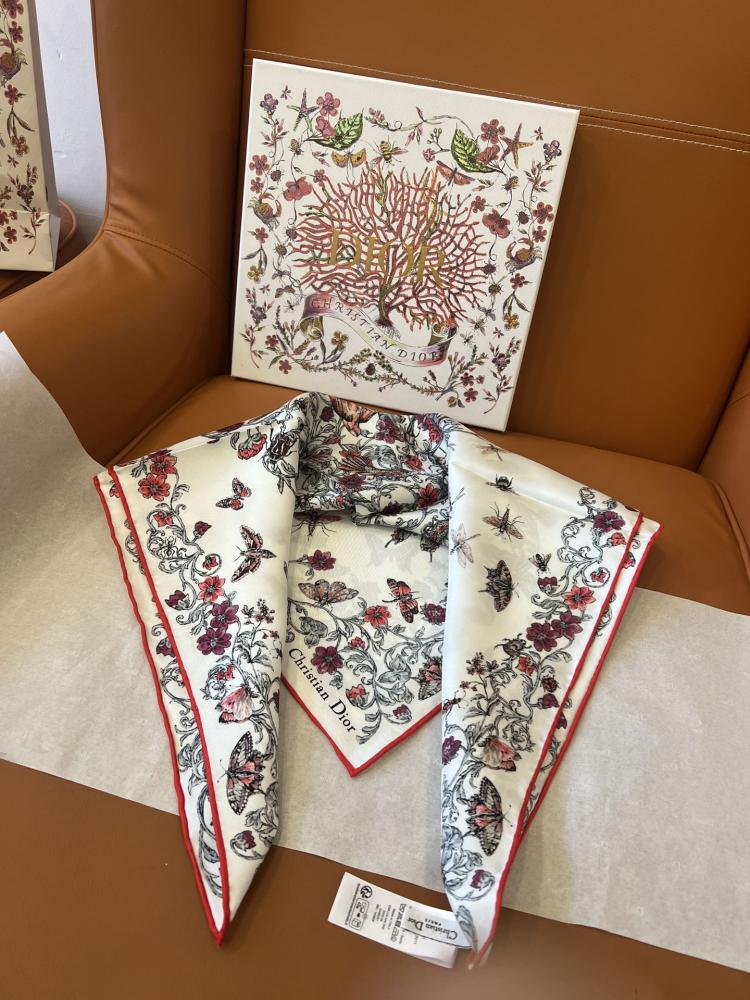 سكارف ديور المقاس 90*90 سم