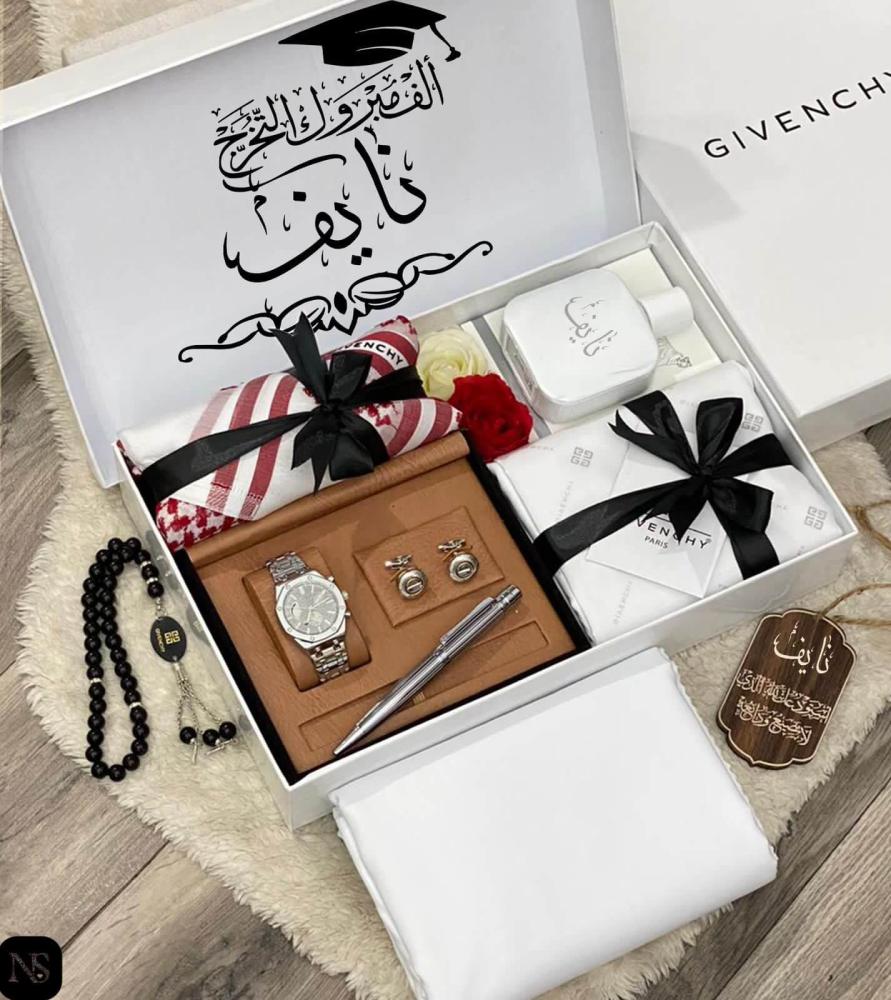 افكار هدايا التخرج افضل للرجال للشباب شماغ ساعه من الثانوية الجامعة