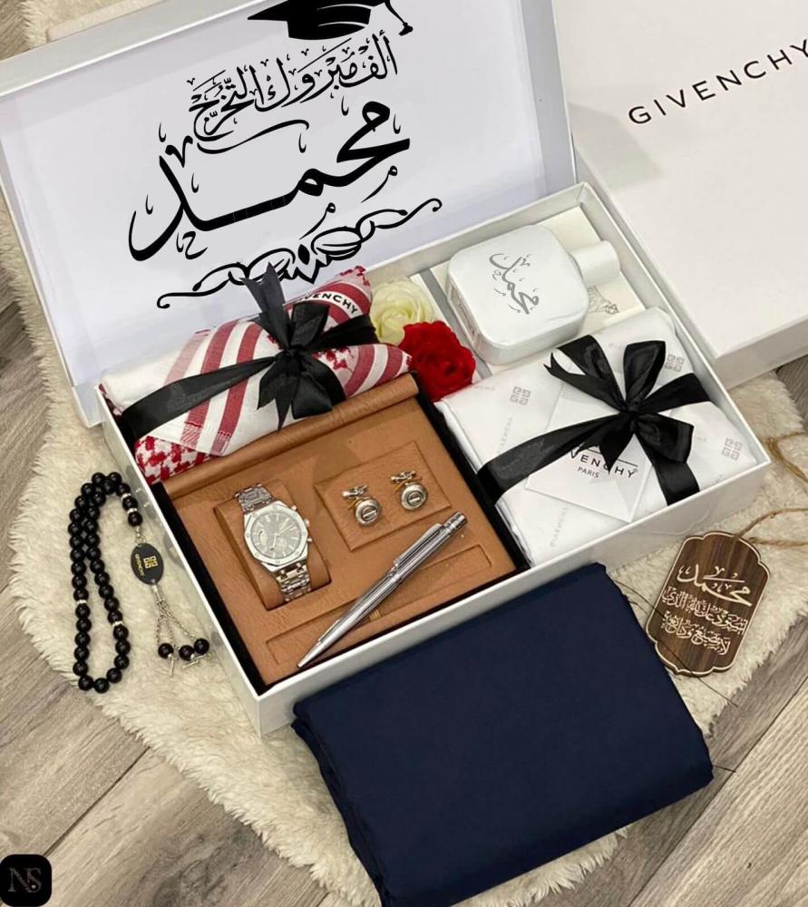 افكار هدايا التخرج افضل للرجال للشباب شماغ ساعه من الثانوية الجامعة