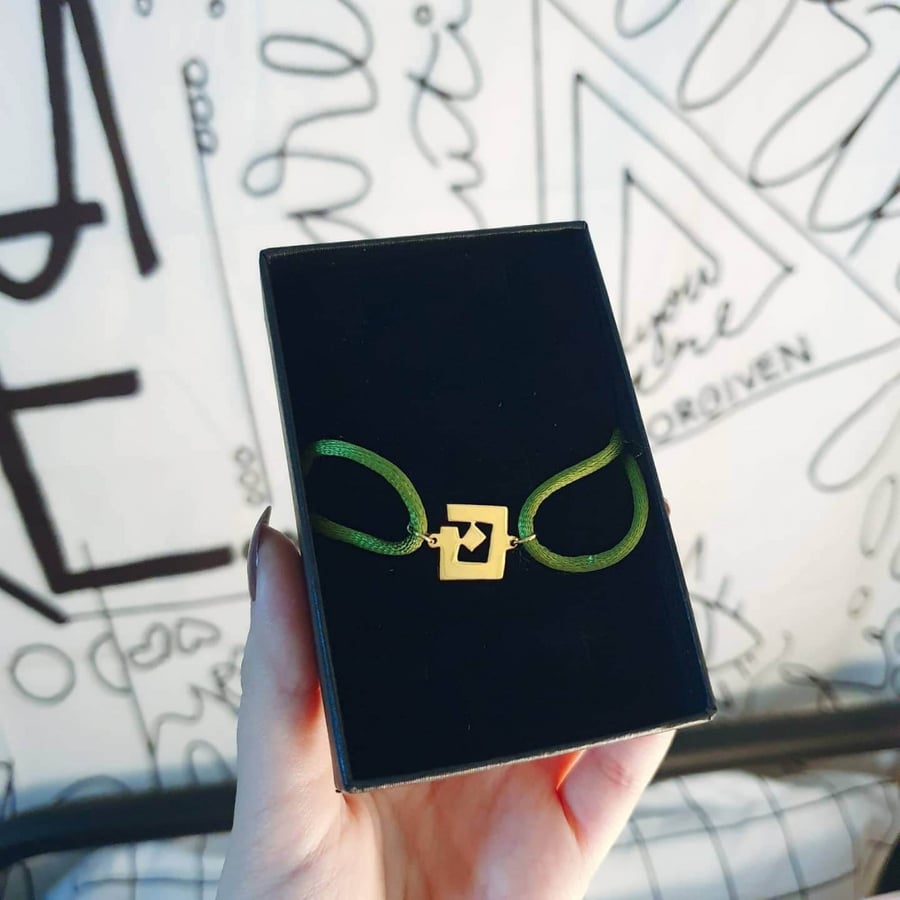 Custom name design thread bracelet