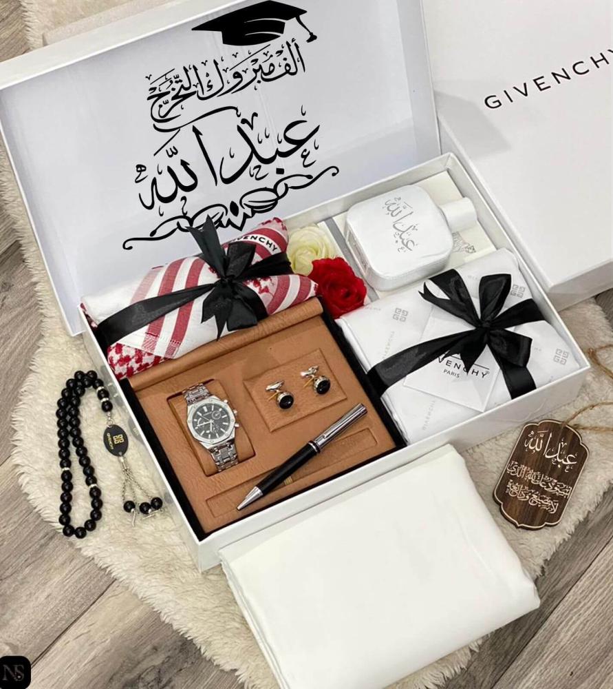 افكار هدايا التخرج افضل للرجال للشباب شماغ ساعه من الثانوية الجامعة