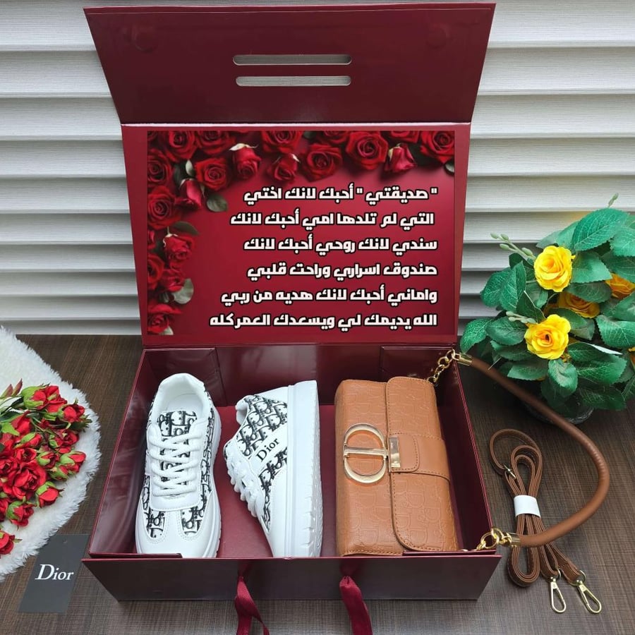 أفكار هدايا للصديقات هدية لزوجتي بسيطة هدايا نسائية شنطه ماركة شوزسبور