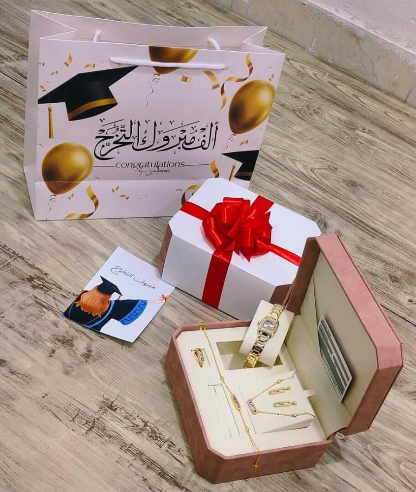 هدايا تخرج نسائي بوكسات خريجات لصديقتي ل اختي أفكار مميزة ساعه بنات