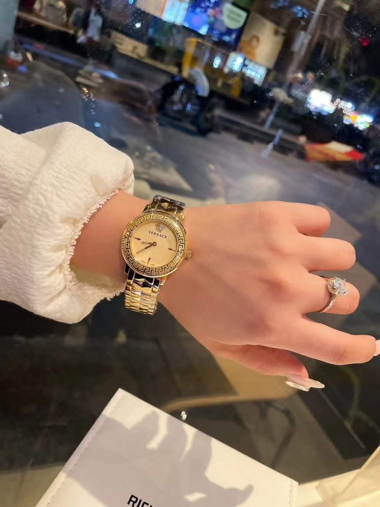 ساعه نسائي فرزاتشي
