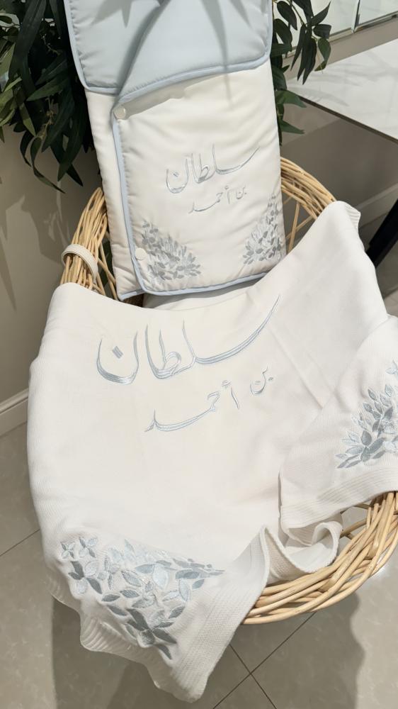 مدس مواليد + بطانية مواليد ثيم الورود
