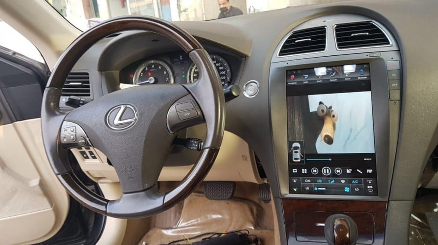 شاشة لكزس es350