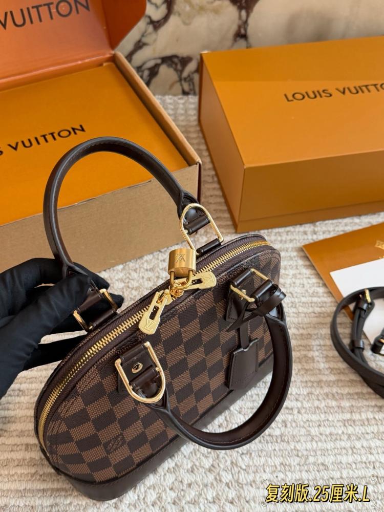 شنطه LV