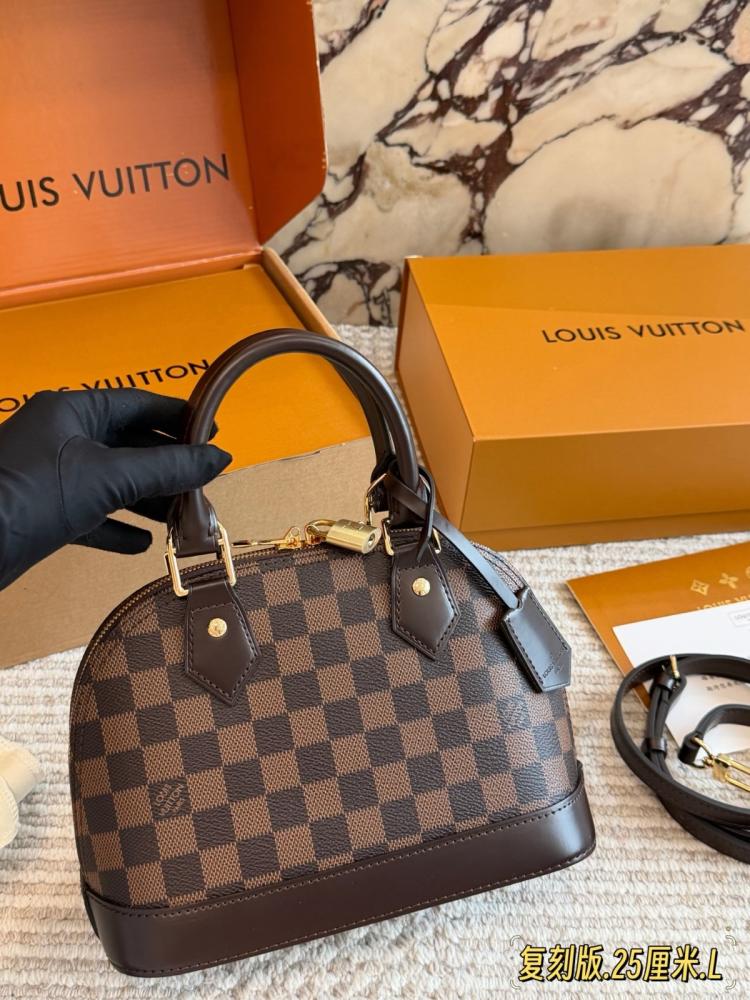 شنطه LV